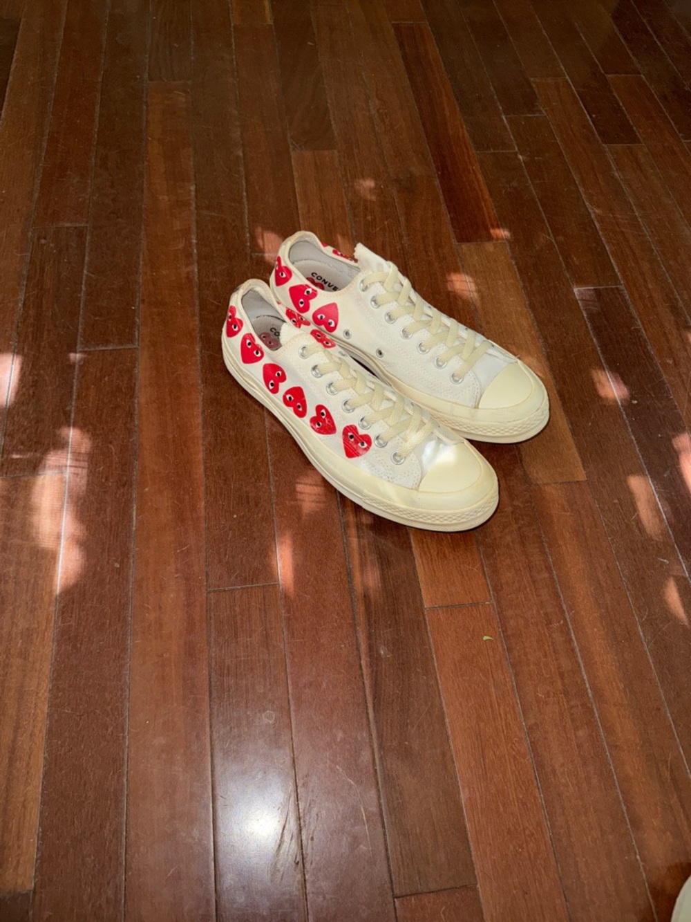 Converse Cream Low-Top Play Heart Accents
